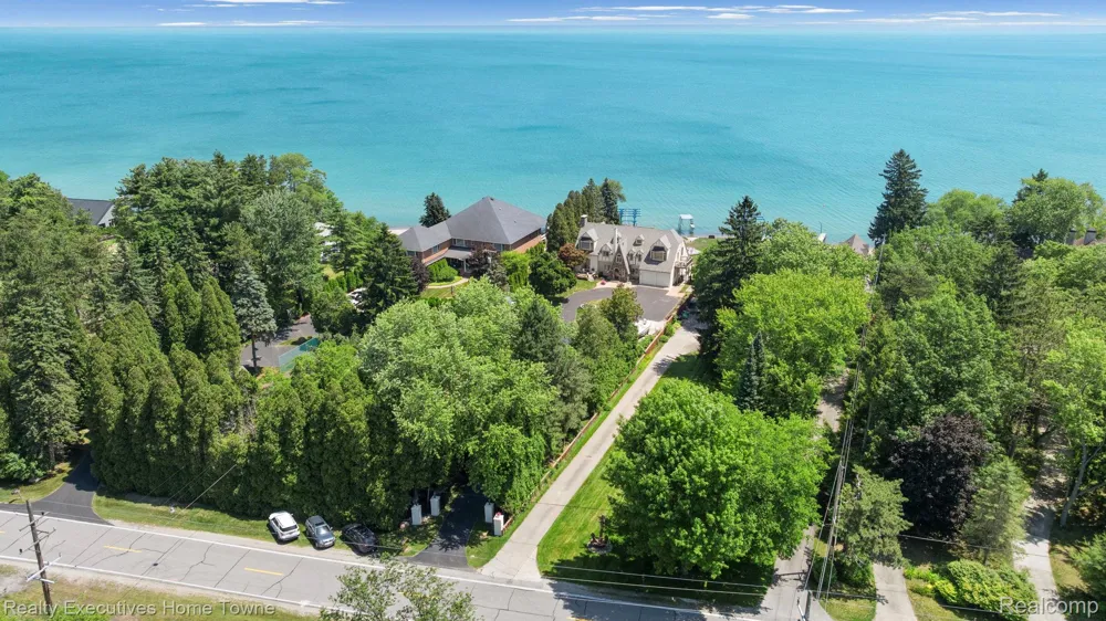 8308 Lakeshore Burtchville Township, MI 48059