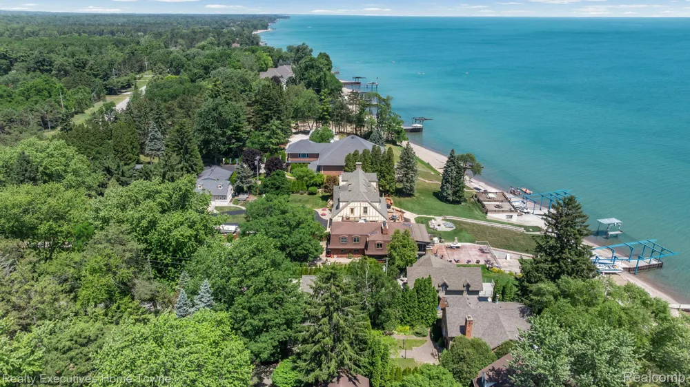8308 Lakeshore Burtchville Township, MI 48059