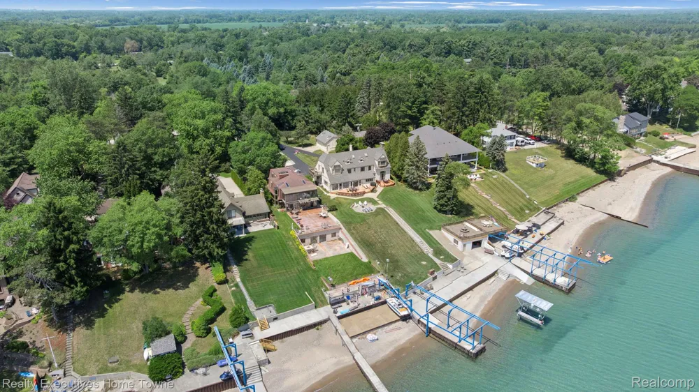 8308 Lakeshore Burtchville Township, MI 48059