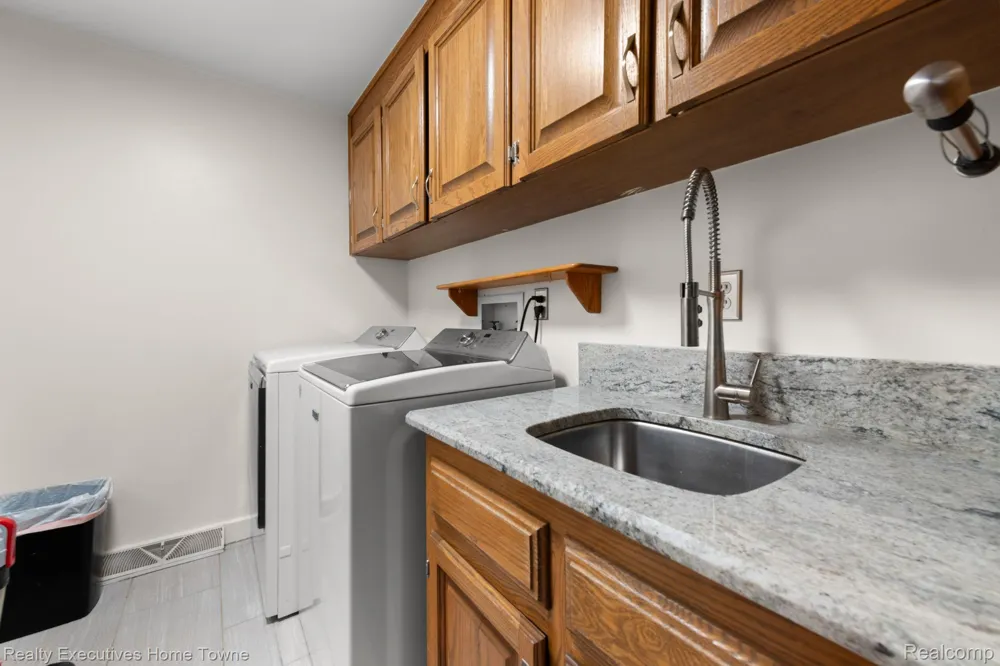 8308 Lakeshore Burtchville Township, MI 48059
