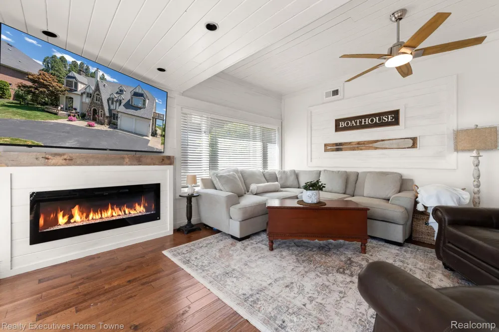 8308 Lakeshore Burtchville Township, MI 48059
