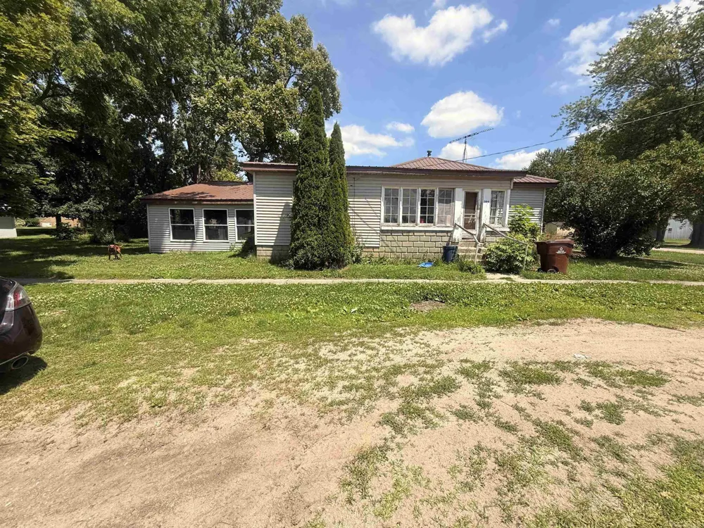 304 W Elba Street Perrinton Village, MI 48871