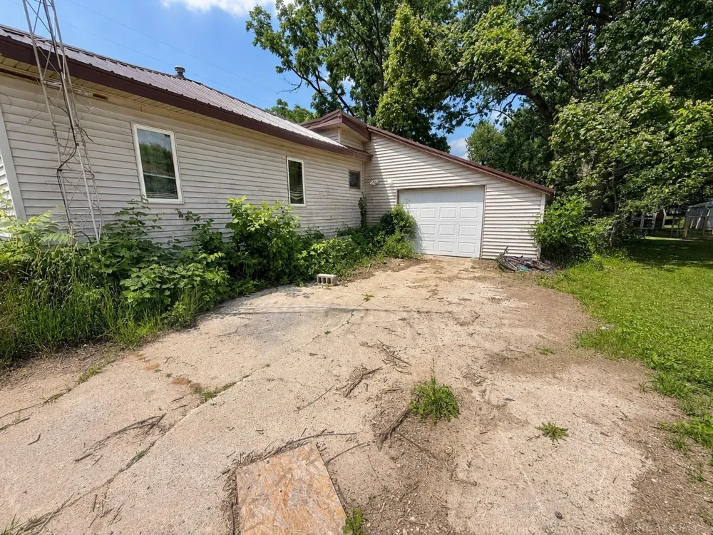 304 W Elba Street Perrinton Village, MI 48871