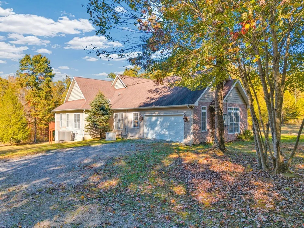 700 Falls Rd Monterey, TN 38574