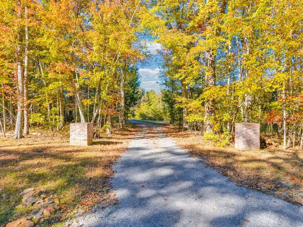 700 Falls Rd Monterey, TN 38574