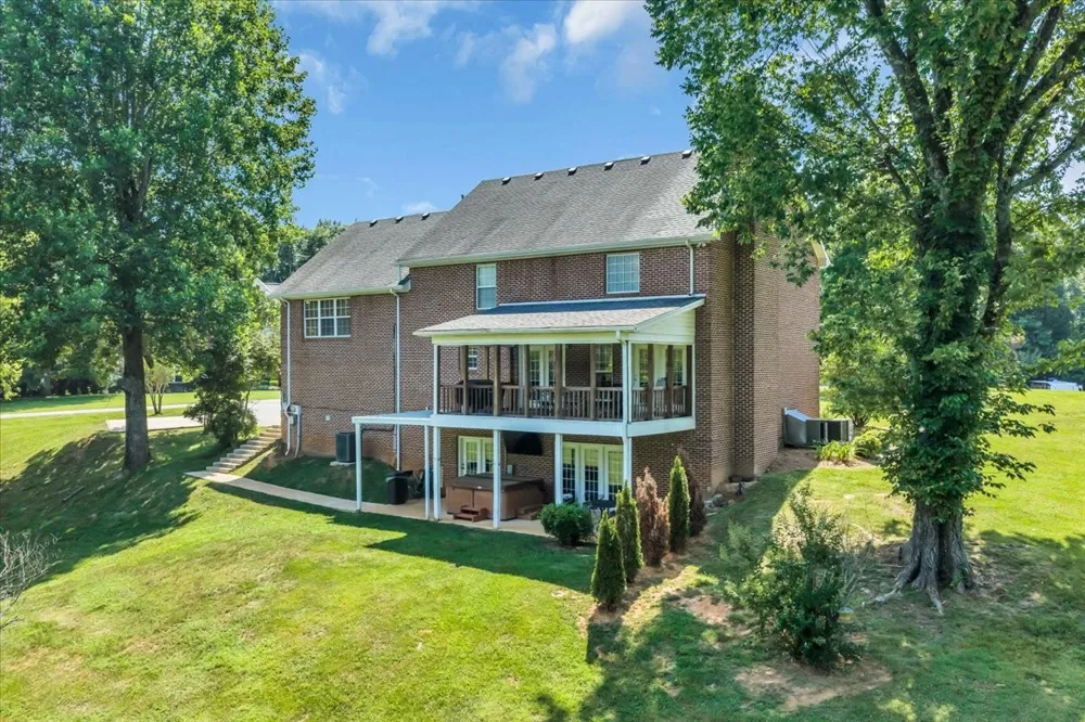 141 W Laurel Ave McMinnville, TN 37110