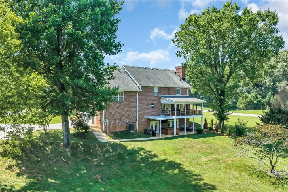 141 W Laurel Ave McMinnville, TN 37110