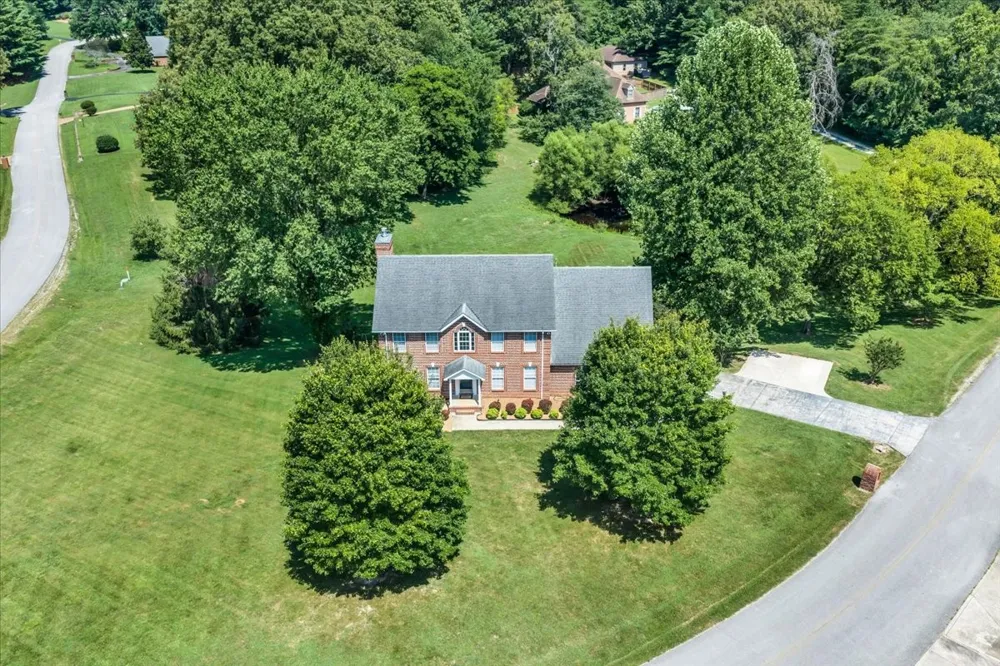 141 W Laurel Ave McMinnville, TN 37110