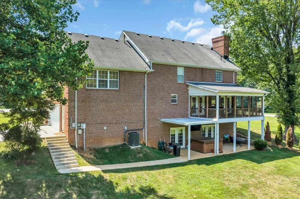 141 W Laurel Ave McMinnville, TN 37110