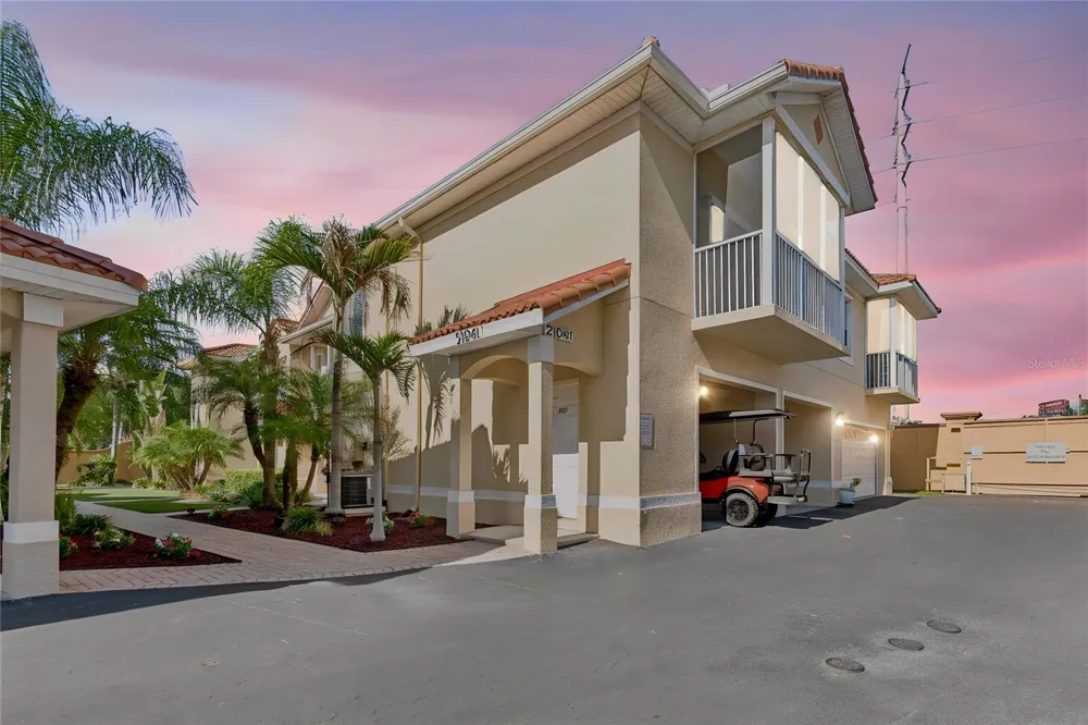 21041 SUNPOINT WAY #201 Lutz, FL 33558