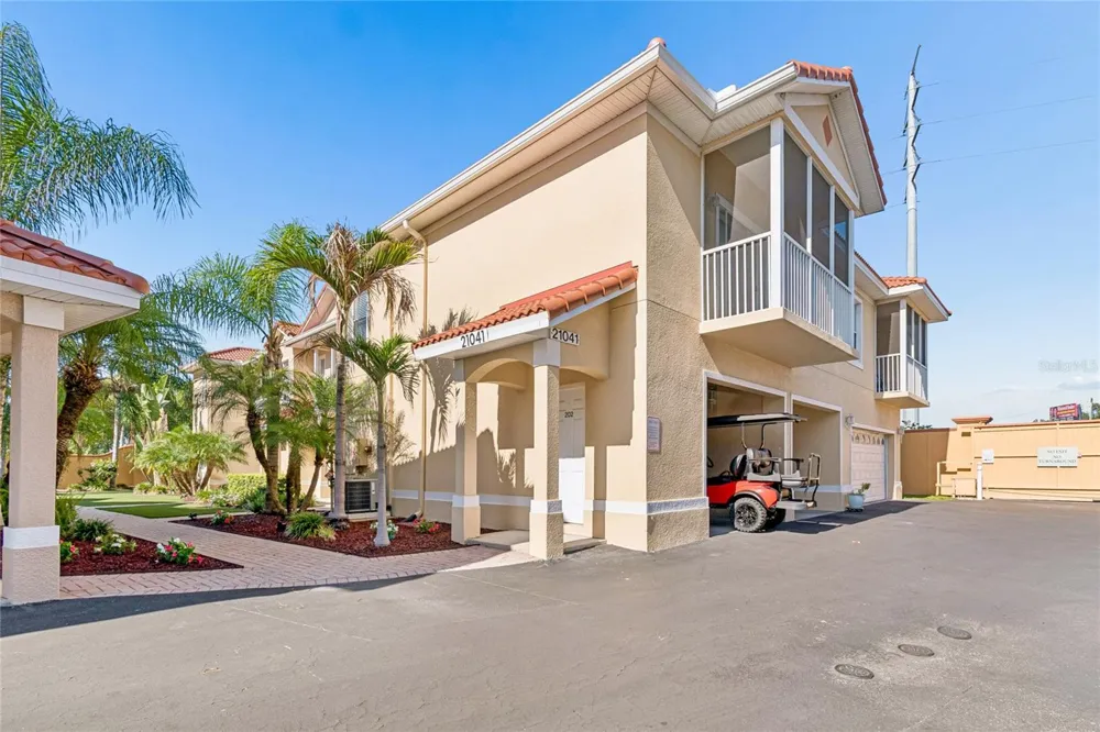 21041 SUNPOINT WAY #201 Lutz, FL 33558