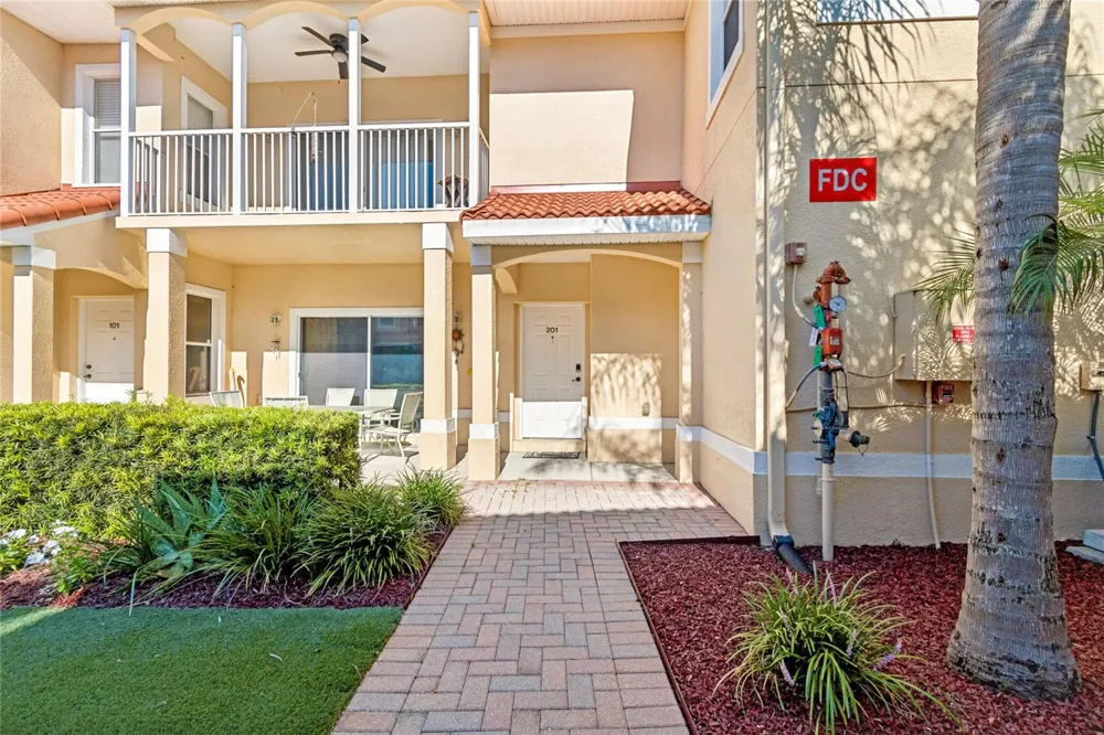 21041 SUNPOINT WAY #201 Lutz, FL 33558