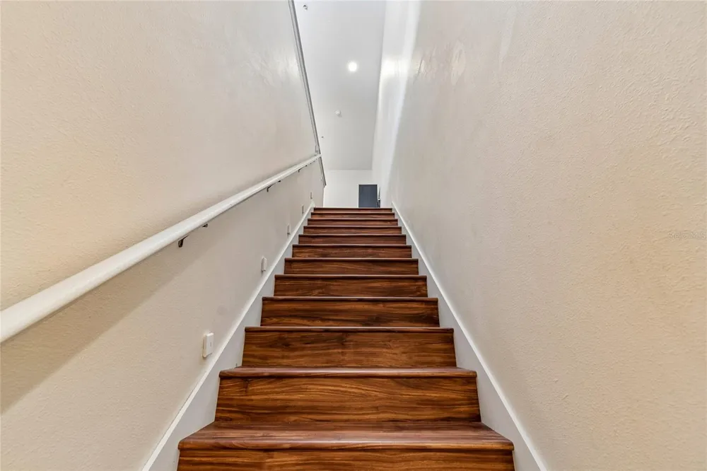 21041 SUNPOINT WAY #201 Lutz, FL 33558