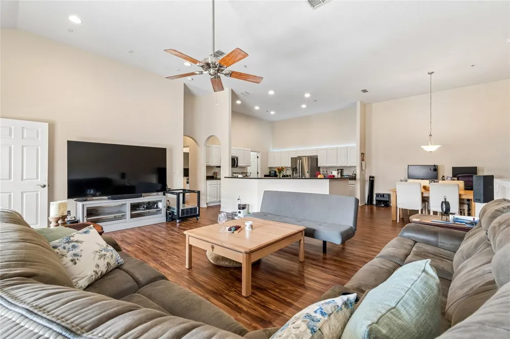 21041 SUNPOINT WAY #201 Lutz, FL 33558