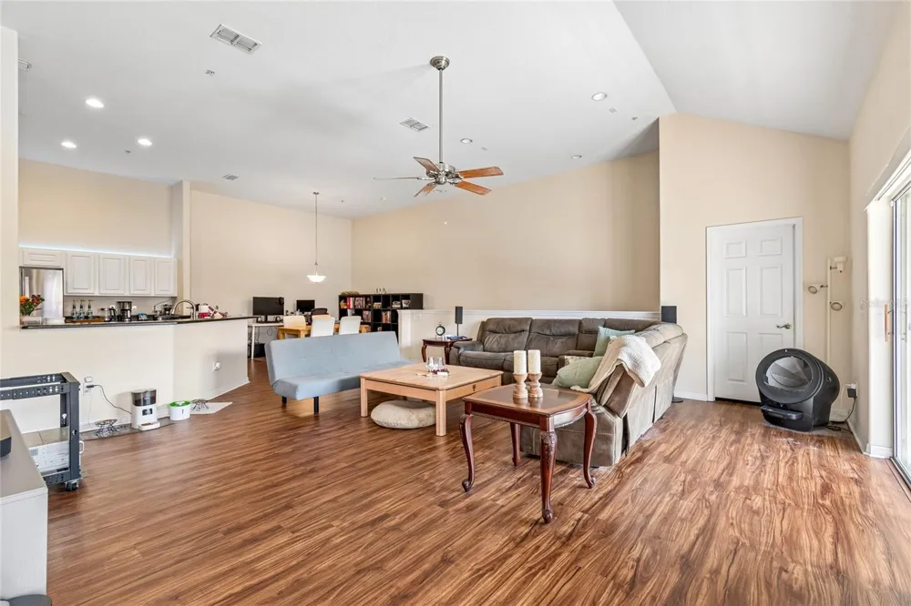 21041 SUNPOINT WAY #201 Lutz, FL 33558