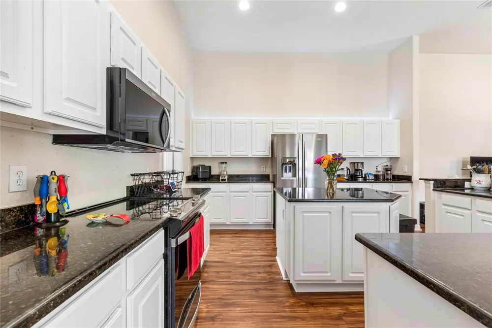 21041 SUNPOINT WAY #201 Lutz, FL 33558