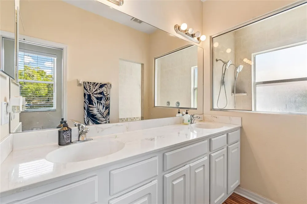 21041 SUNPOINT WAY #201 Lutz, FL 33558