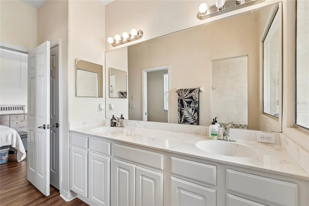 21041 SUNPOINT WAY #201 Lutz, FL 33558