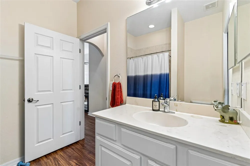 21041 SUNPOINT WAY #201 Lutz, FL 33558