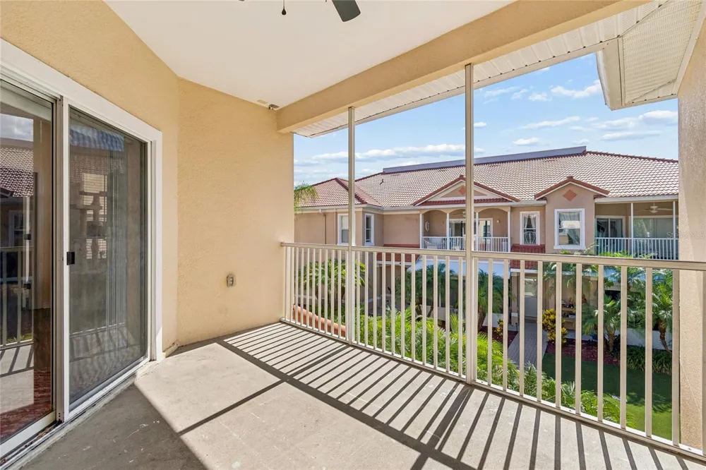 21041 SUNPOINT WAY #201 Lutz, FL 33558