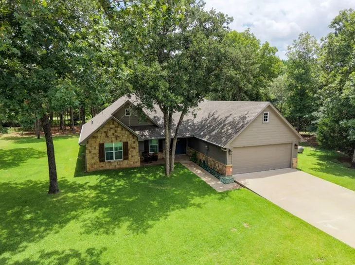 7500 Charlya Drive Athens, TX 75752