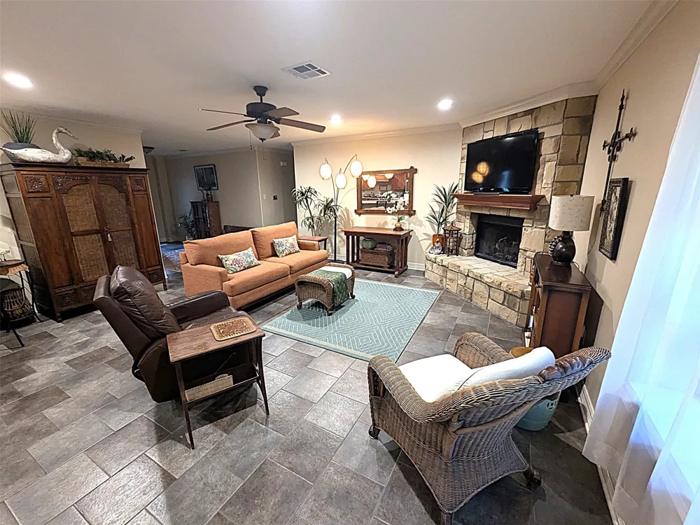 7500 Charlya Drive Athens, TX 75752