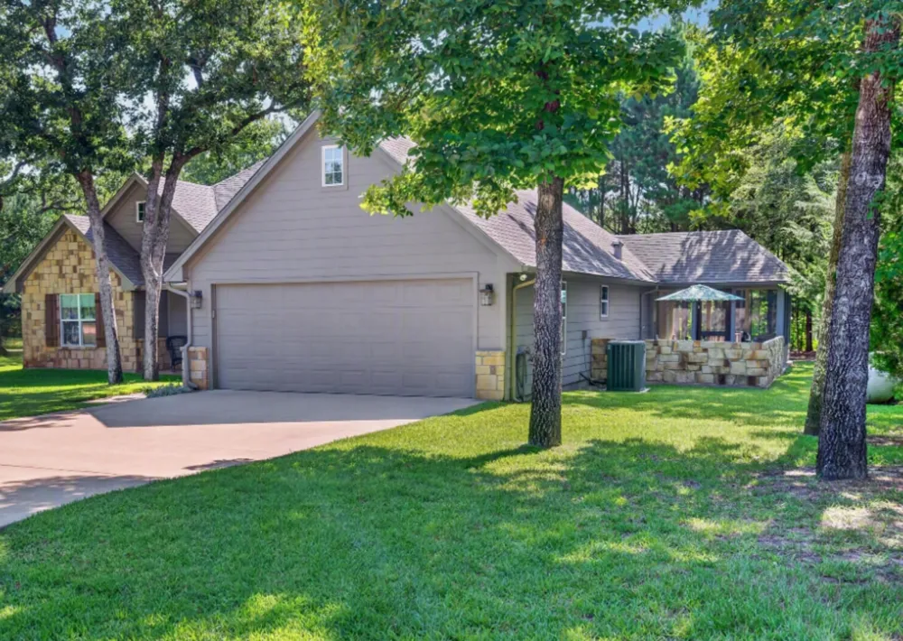 7500 Charlya Drive Athens, TX 75752