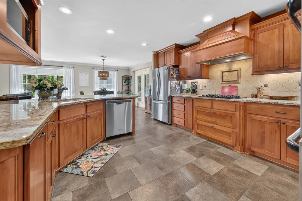 7500 Charlya Drive Athens, TX 75752