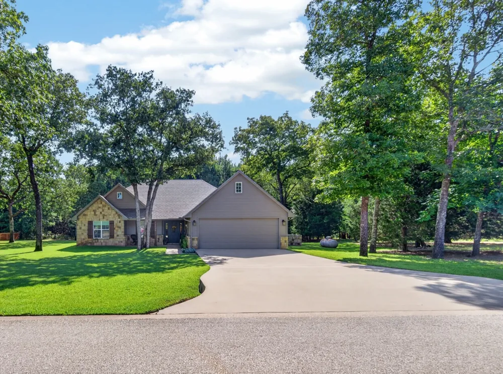 7500 Charlya Drive Athens, TX 75752