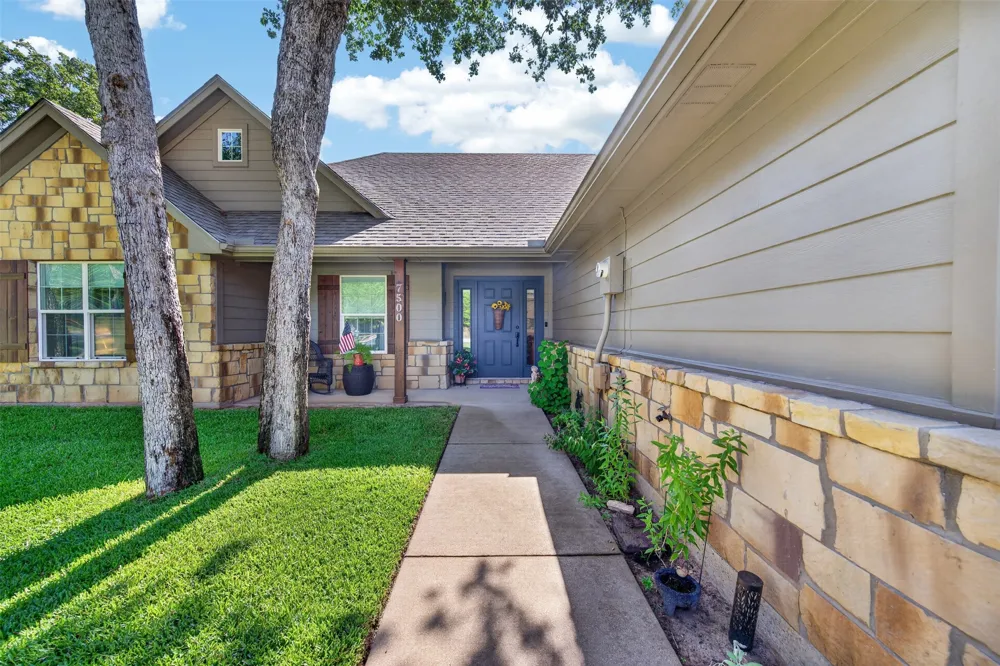 7500 Charlya Drive Athens, TX 75752