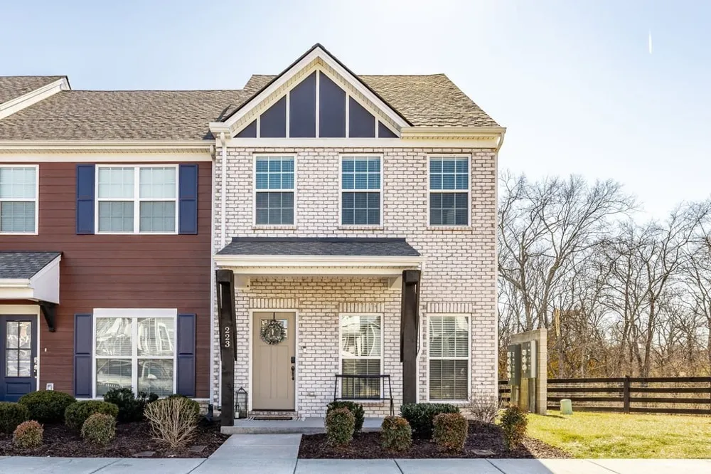223 Holywell Dr Gallatin, TN 37066