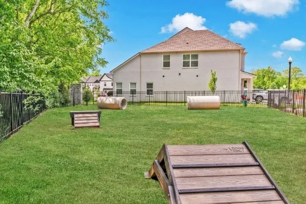 223 Holywell Dr Gallatin, TN 37066