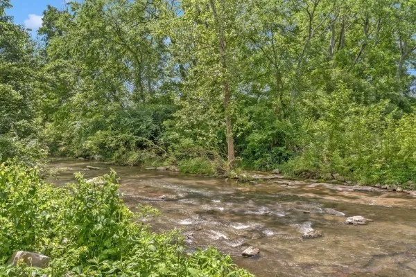 223 Holywell Dr Gallatin, TN 37066