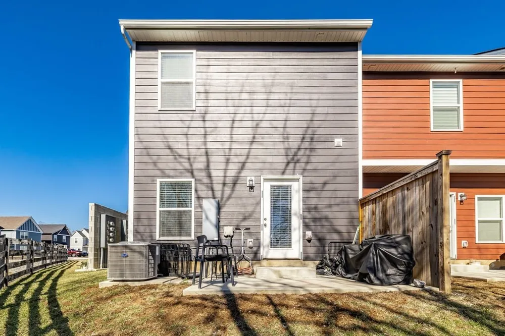223 Holywell Dr Gallatin, TN 37066