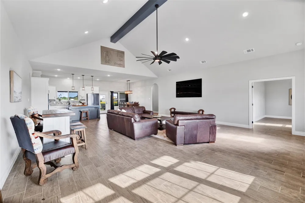 1040 Cloudy Court Weatherford, TX 76085
