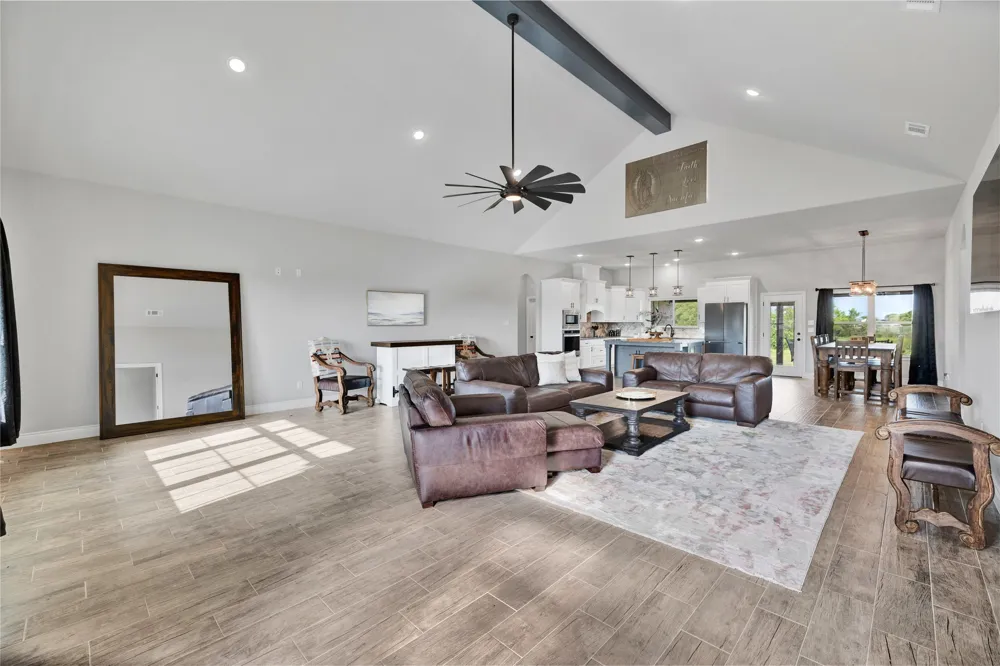 1040 Cloudy Court Weatherford, TX 76085