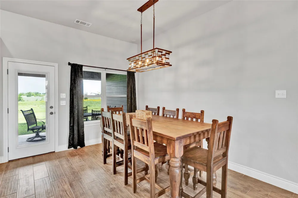 1040 Cloudy Court Weatherford, TX 76085