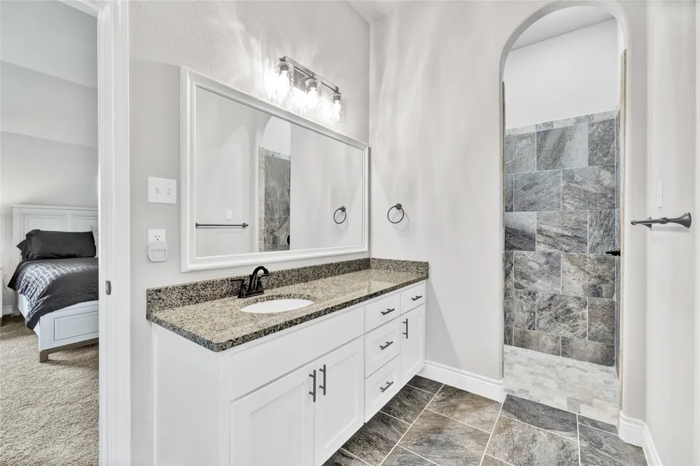 1040 Cloudy Court Weatherford, TX 76085