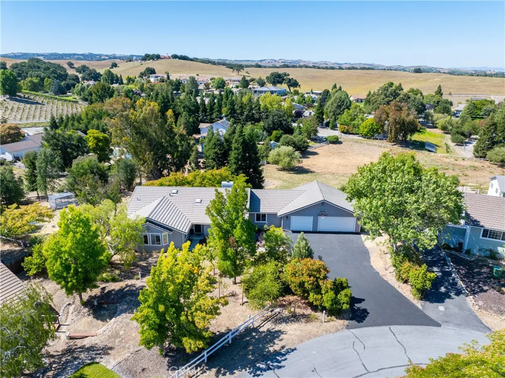 164 Helgren Court Templeton, CA 93465