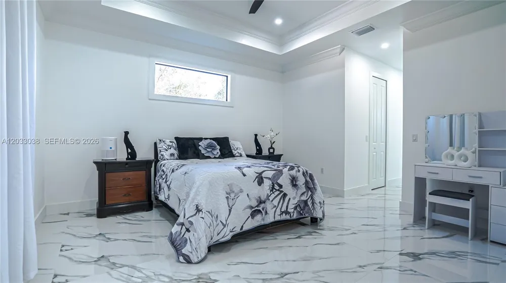 2565 28th Ave Se Naples, FL 34117