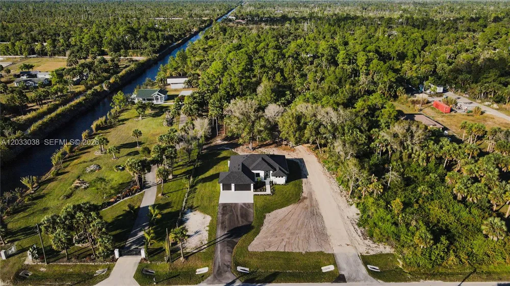 2565 28th Ave Se Naples, FL 34117