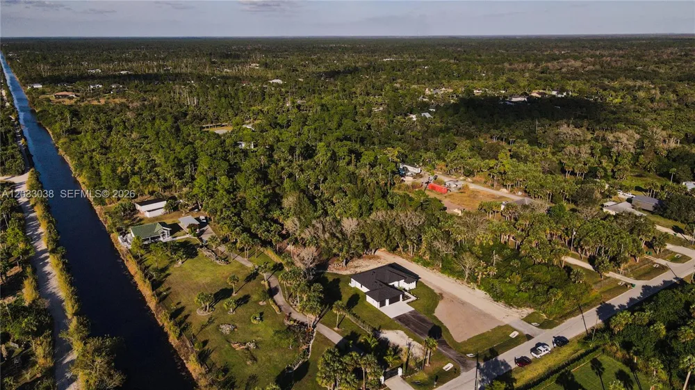 2565 28th Ave Se Naples, FL 34117