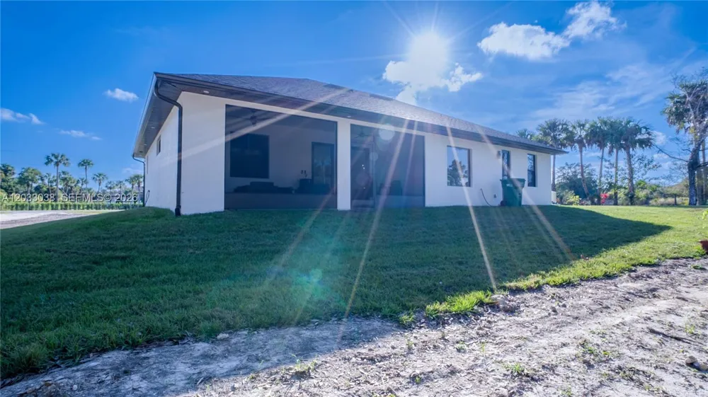 2565 28th Ave Se Naples, FL 34117