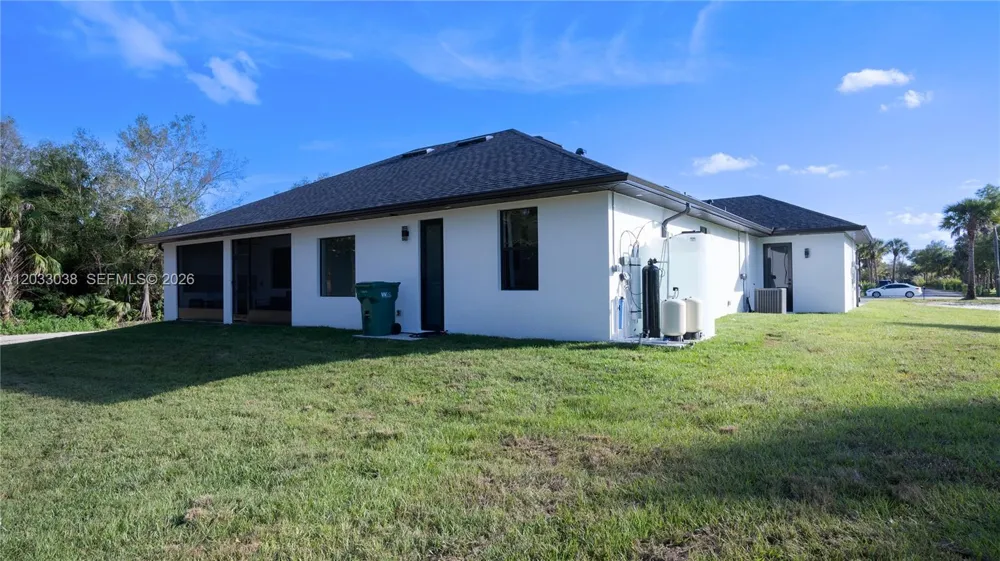 2565 28th Ave Se Naples, FL 34117