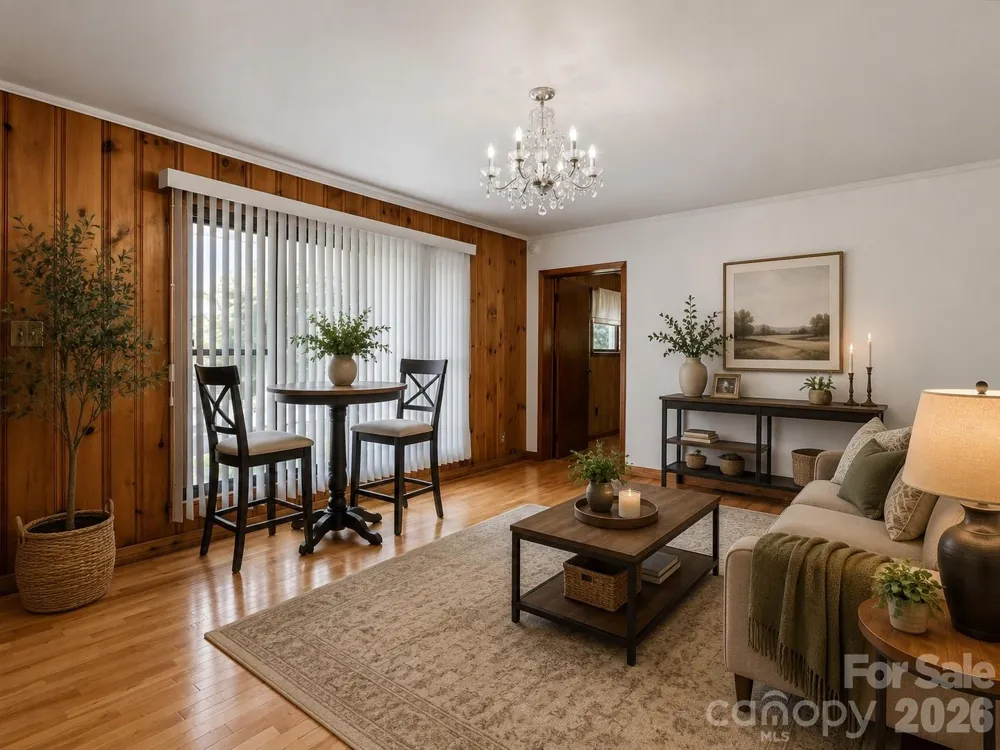 39 Hawthorne Lane Burnsville, NC 28714