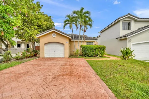 4916 SW 154th Ave