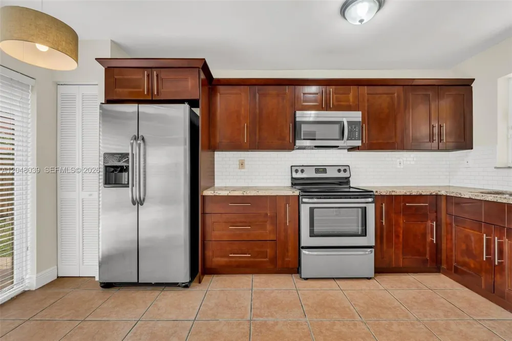 4916 SW 154th Ave Miami, FL 33185