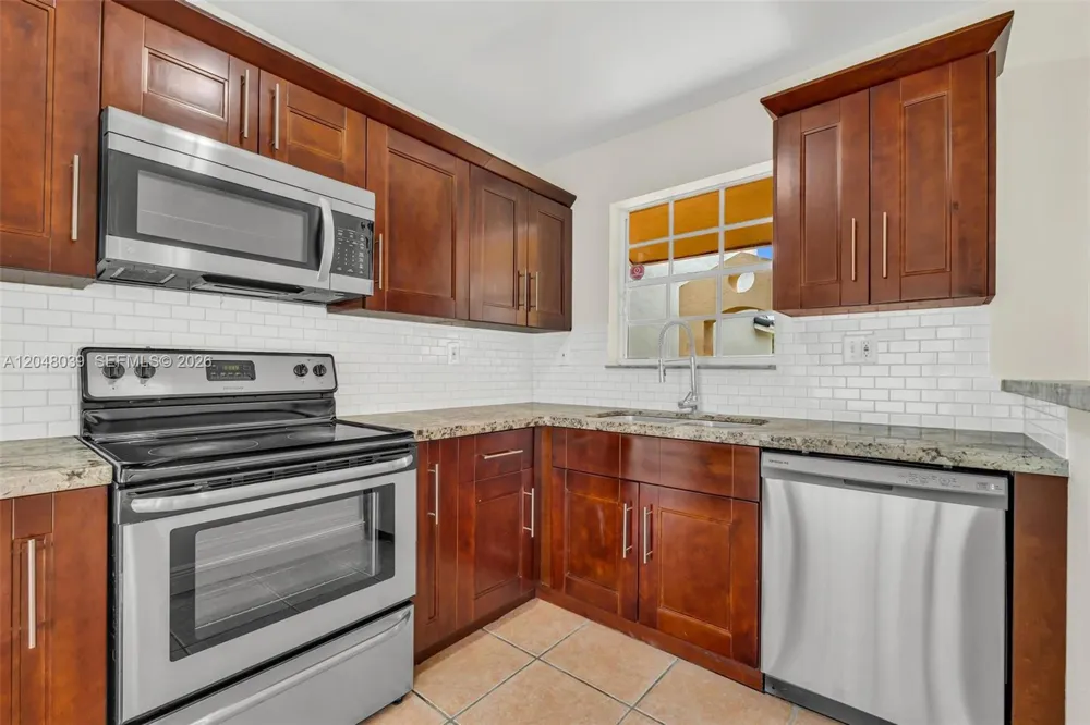 4916 SW 154th Ave Miami, FL 33185