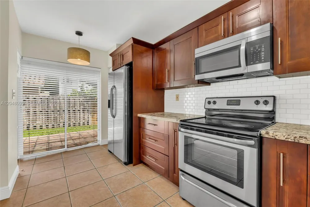 4916 SW 154th Ave Miami, FL 33185