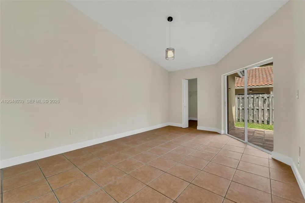 4916 SW 154th Ave Miami, FL 33185